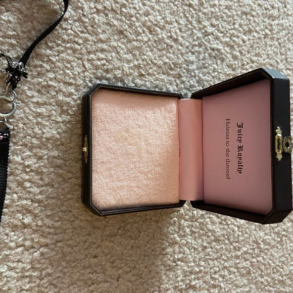 Juicy Couture Necklace - Picture 2 of 3